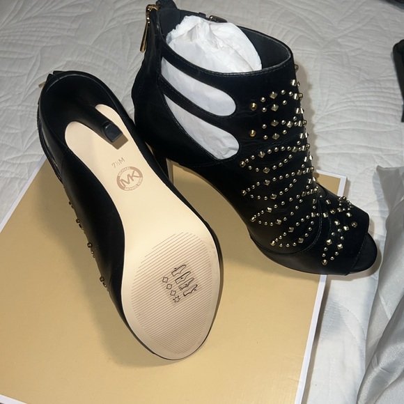 MK JORDANA OPEN TOE BOOTIE - Picture 3 of 3